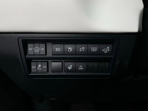 Used 2024 Toyota Sequoia Capstone image 30