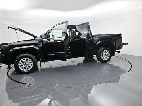 Used 2025 Toyota Tacoma SR5 AWD/4WD image 51