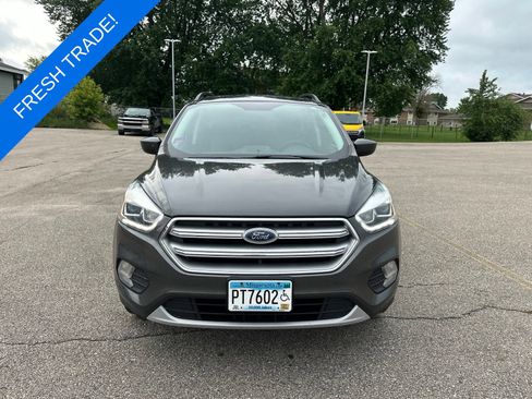 Used 2017 Ford Escape SE w/ Equipment Group 201A AWD/4WD image 3