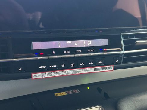 New 2026 Toyota Sienna XLE image 33