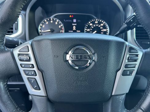 Used 2021 Nissan Titan SV w/ SV Convenience Package image 25