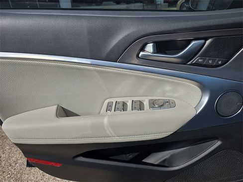 Used 2024 Genesis G70 2.5T w/ Sport Prestige Package image 25