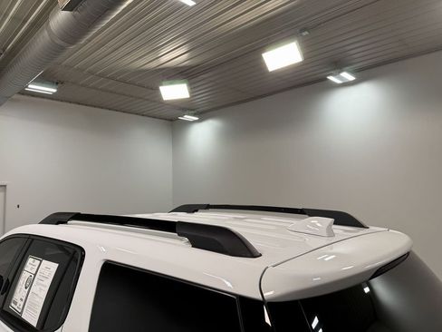 Used 2023 GMC Acadia AT4 image 44