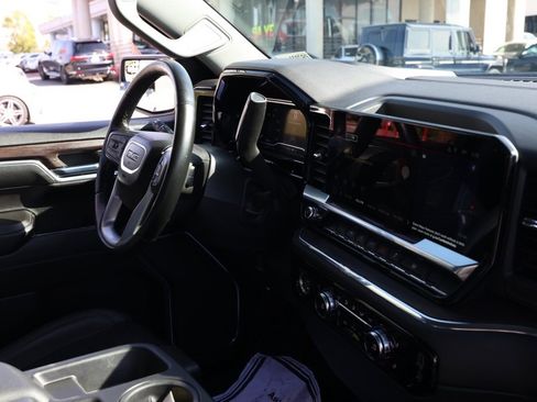 Used 2024 GMC Sierra 1500 SLT image 19