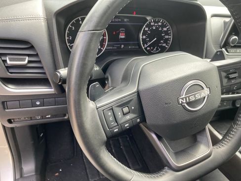 Used 2025 Nissan Rogue SV FWD image 24