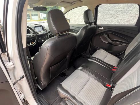 Used 2018 Ford Escape SE w/ SE Sport Appearance Package FWD image 25