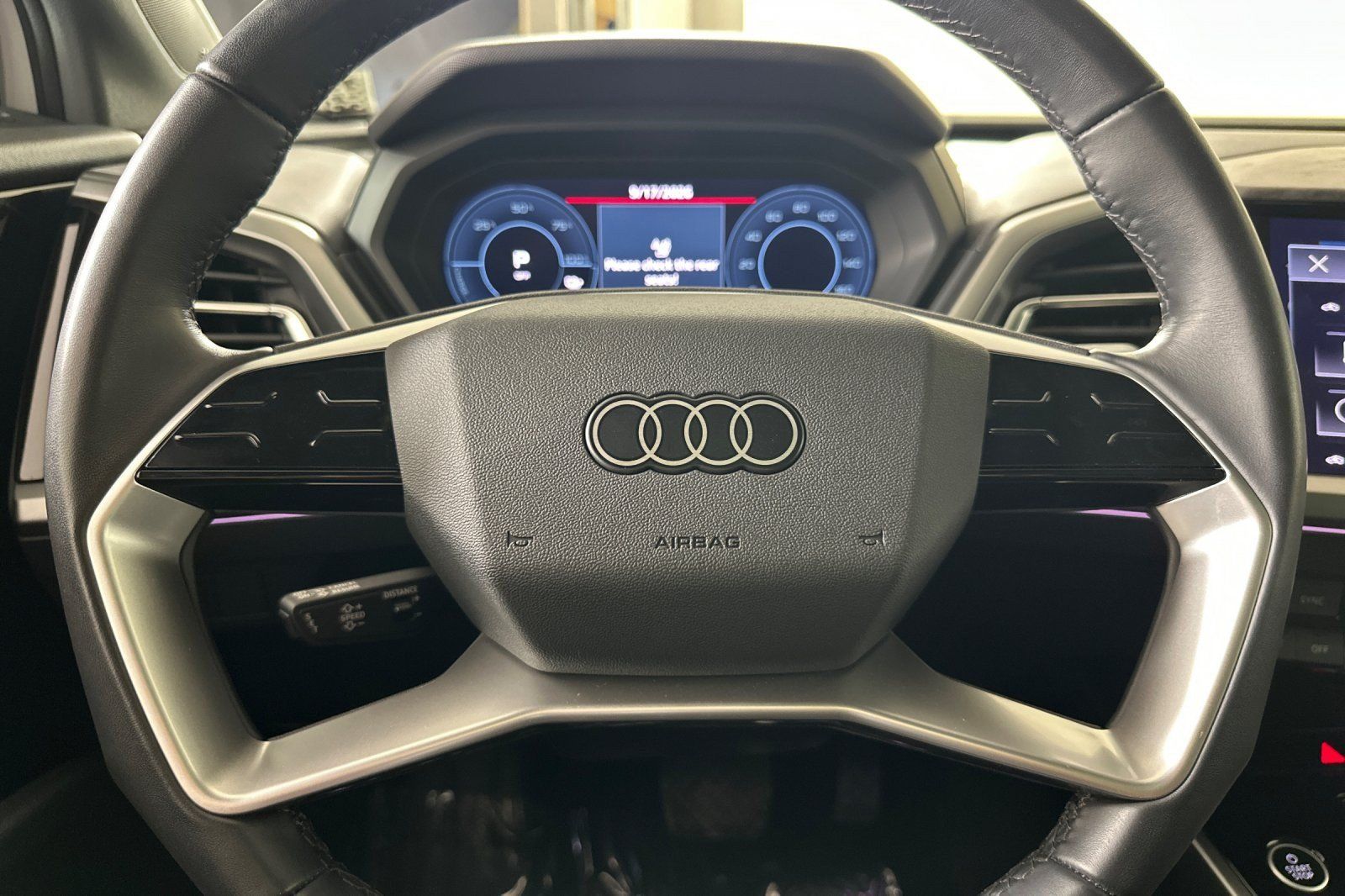Used 2024 Audi Q4 e-tron Prestige AWD/4WD image 23