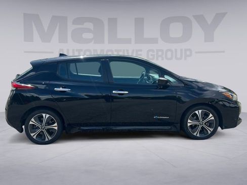 Used 2019 Nissan Leaf SV w/ SV Technology Package FWD image 6