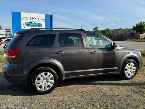 Used 2019 Dodge Journey SE FWD image 10