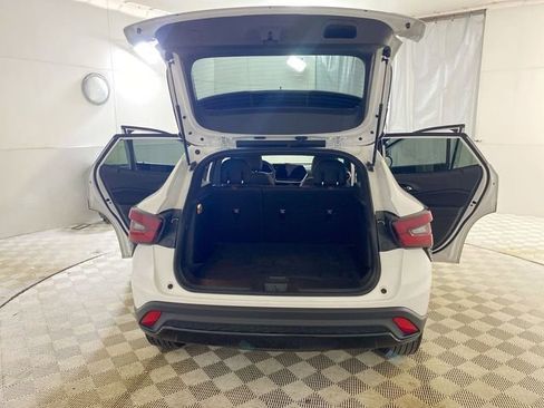 Used 2024 Chevrolet Trax RS w/ Driver Confidence Package image 30