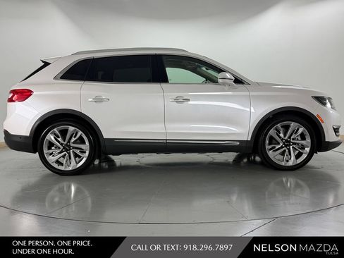 Used 2018 Lincoln MKX Reserve w/ Driver Assistance Package FWD image 5