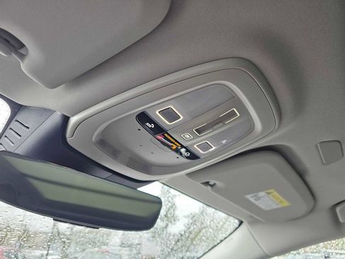 Certified 2025 Volvo V60 B5 Cross Country Plus image 32