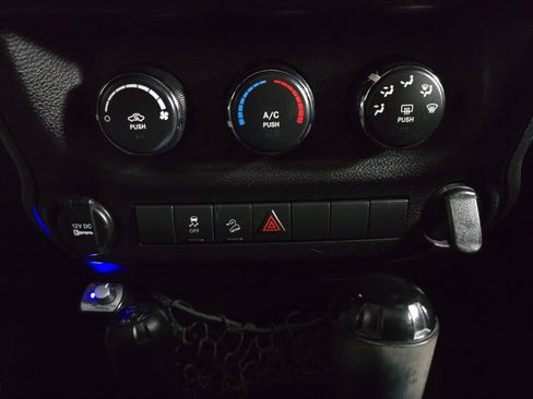 Used 2015 Jeep Wrangler Unlimited Sport image 34