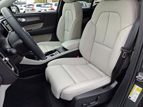 New 2026 Volvo XC40 B5 Ultra w/ Climate Package image 7