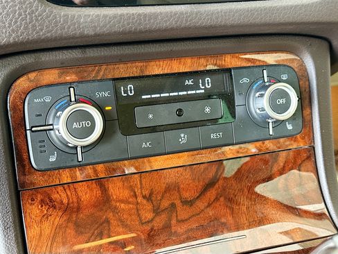 Used 2014 Volkswagen Touareg VR6 AWD/4WD image 15