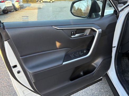 Used 2024 Toyota RAV4 Hybrid Woodland image 9