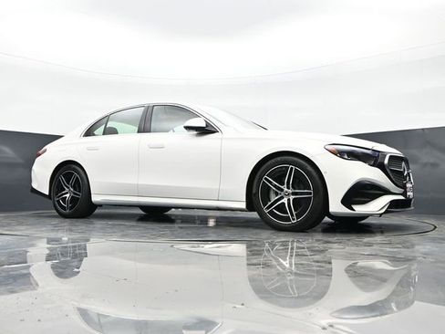 Used 2025 Mercedes-Benz E 450 4MATIC Sedan image 40
