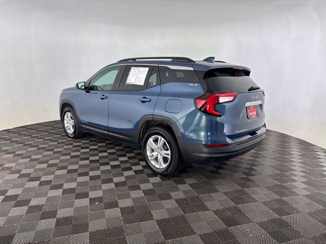 Used 2024 GMC Terrain SLE w/ Driver Convenience Package FWD image 7