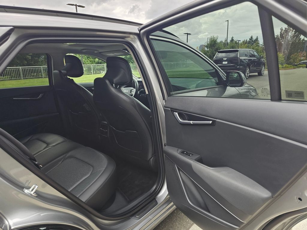 Used 2023 Kia Niro Wave w/ Wave Preserve Package FWD image 15