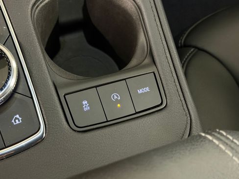 Used 2022 Cadillac XT4 Luxury w/ Cold Weather Package FWD image 32