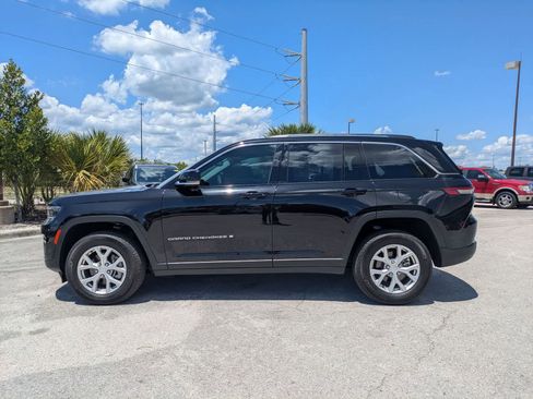 Used 2024 Jeep Grand Cherokee Limited w/ Trailer Tow Package AWD/4WD image 7
