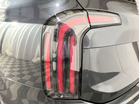 Used 2023 Kia Telluride SX Prestige image 16