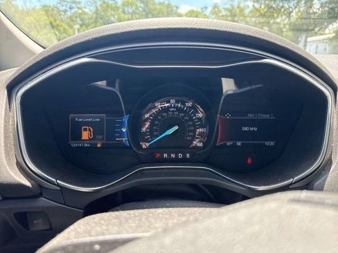 Used 2016 Ford Fusion SE w/ Equipment Group 202A FWD image 10