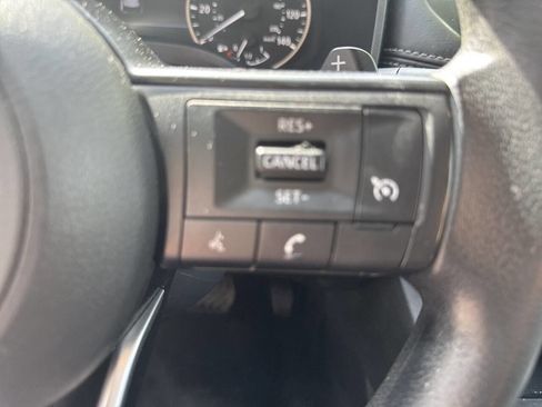 Used 2021 Nissan Rogue S AWD/4WD image 18
