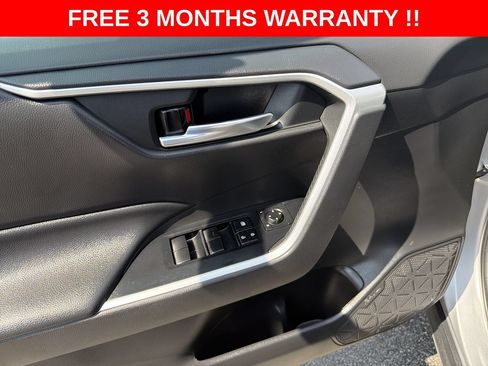 Used 2021 Toyota RAV4 XLE AWD/4WD image 12