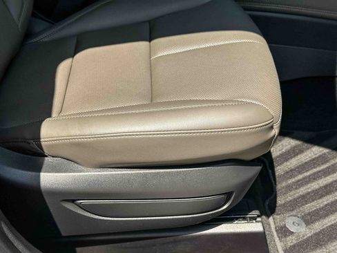 Used 2025 Lincoln Corsair Reserve FWD image 24