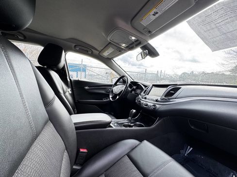 Used 2018 Chevrolet Impala LT image 12