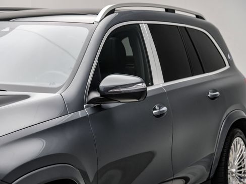 Used 2024 Mercedes-Benz Maybach GLS 600 4MATIC image 34