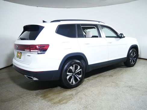 Used 2025 Volkswagen Atlas SE AWD/4WD image 7