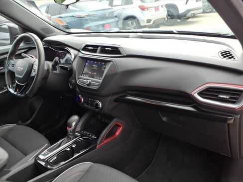 Used 2023 Chevrolet TrailBlazer RS FWD image 16