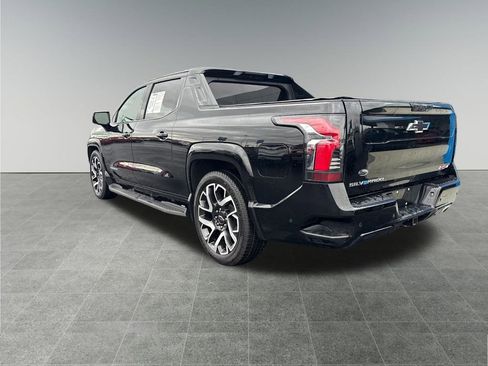 Used 2024 Chevrolet Silverado EV RST image 3