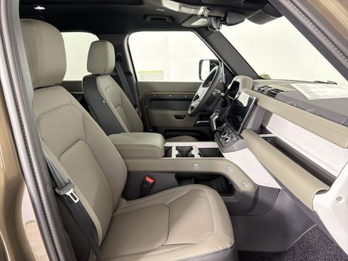 New 2026 Land Rover Defender 110 X-Dynamic SE AWD/4WD image 33