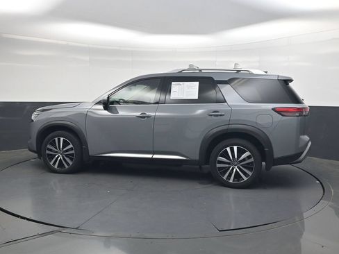 Certified 2024 Nissan Pathfinder Platinum w/ Cargo Package FWD image 12