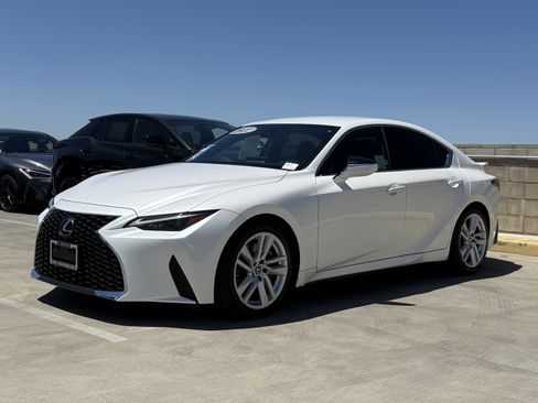 Certified 2022 Lexus IS 300 RWD image 8