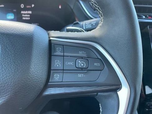 Used 2024 Jeep Grand Cherokee L Laredo image 19