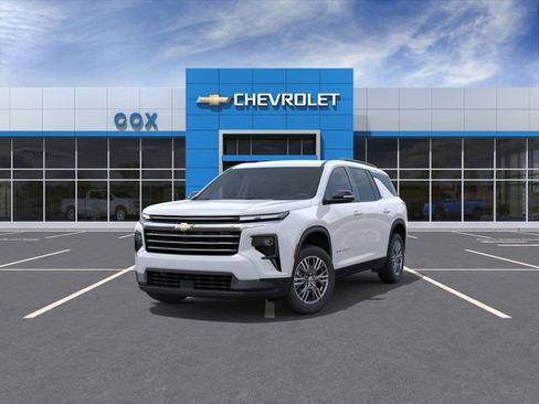 New 2026 Chevrolet Traverse LT w/ Driver Confidence Package FWD image 8