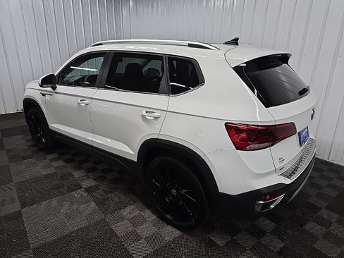 Used 2024 Volkswagen Taos SEL AWD/4WD image 9