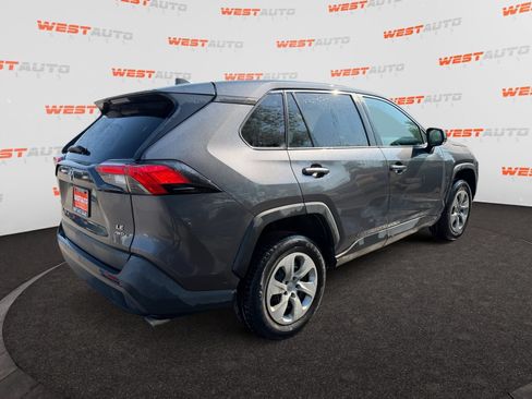 Used 2023 Toyota RAV4 LE AWD/4WD image 5