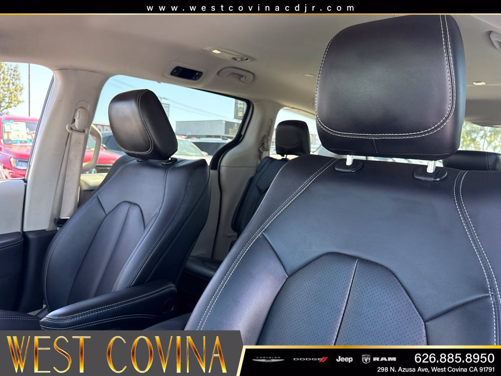Used 2024 Chrysler Pacifica Touring-L FWD image 21