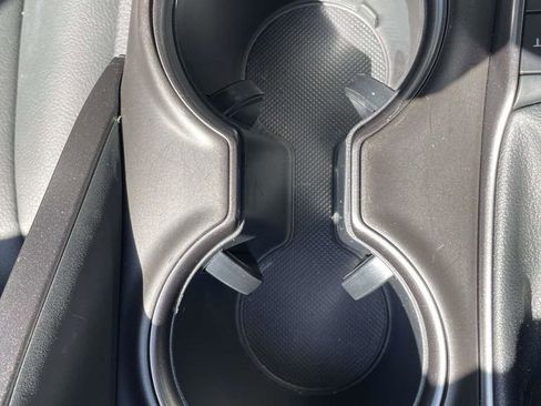 Used 2022 Toyota Camry SE image 18