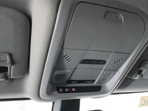 Used 2018 Chevrolet Equinox Premier image 47