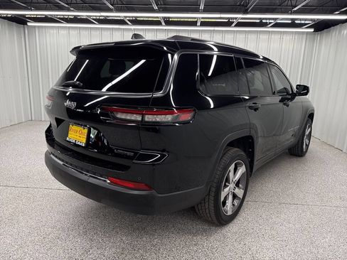 Used 2022 Jeep Grand Cherokee L Limited RWD image 6