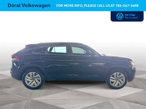 Certified 2022 Volkswagen Atlas Cross Sport SE image 9