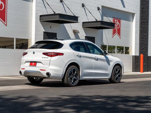Used 2020 Alfa Romeo Stelvio Ti w/ Active Blind Spot Package AWD/4WD image 61