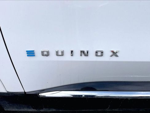 Used 2025 Chevrolet Equinox EV LT image 4