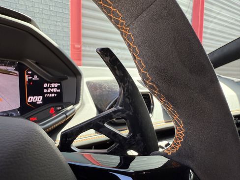 Used 2021 Lamborghini Huracan EVO image 31